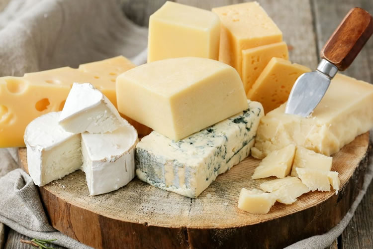 El poder oculto del queso: la vitamina K2 como clave para la salud ósea y cardiovascular