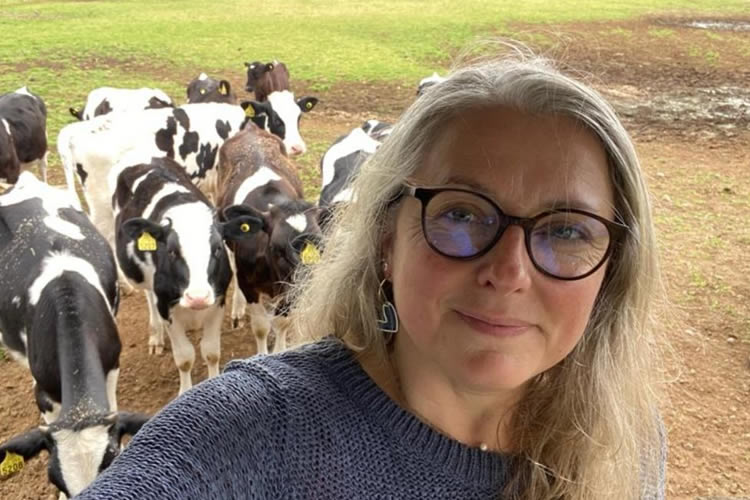 "Asociarse y colaborar ha sido una fortaleza clave de las mujeres en el agro"