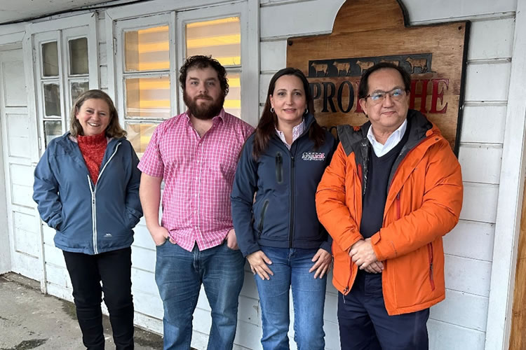 Aproleche Osorno expone urgencias del sector lechero
