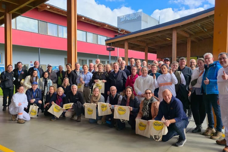 Nestlé Chile destaca su compromiso con la agricultura regenerativa y el desarrollo sostenible en la Cumbre Mundial de la Leche