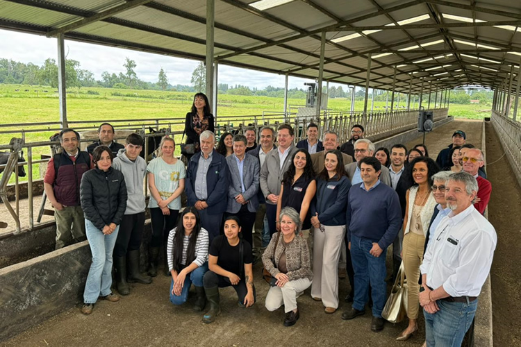 Fedeleche entrega en comodato equipo Greenfeed a INIA Remehue que permitirá potenciar investigación de emisiones de metano