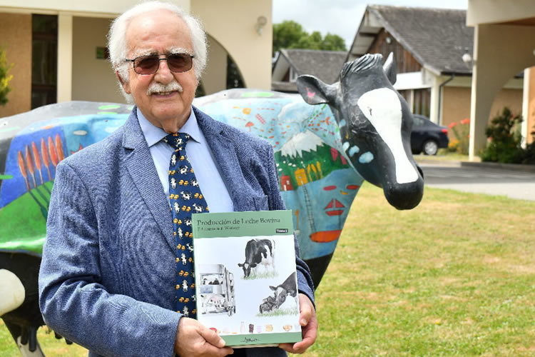 Presentan inédita obra sobre lechería: “Producción de Leche Bovina”