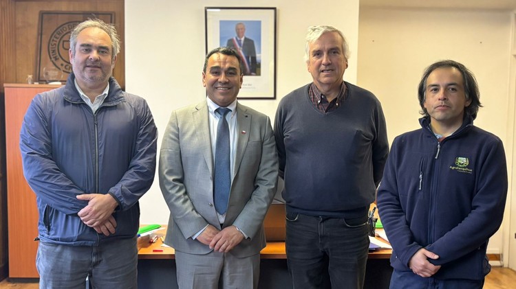 Agrollanquihue se reúne con Seremi de Agricultura para abordar desafíos del sector