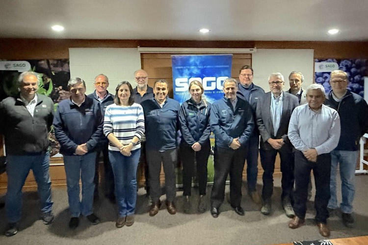 Dirigentes gremiales de Los Lagos plantean sus inquietudes al subsecretario de Agricultura
